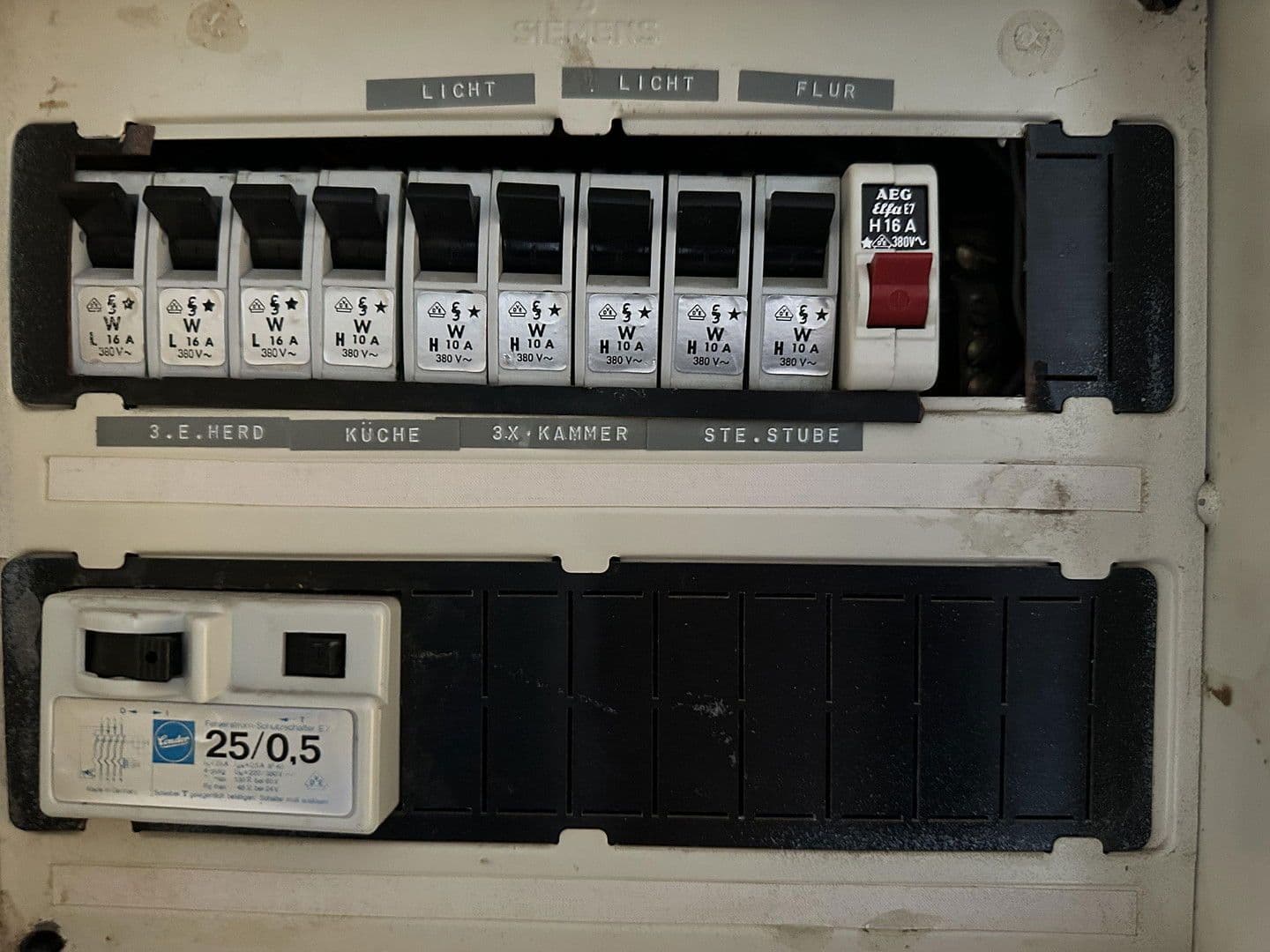 Predaj domu 270 m², pozemek 900 m², Beim Gericht 7, Alfeld (Leine), Dolné Sasko Predaj domu 270 m², pozemek 900 m², Beim Gericht 7, Alfeld (Leine), Dolné Sasko