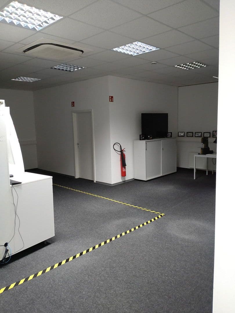 Prenájom kancelárie 174 m², Ziegelstraße 22, Rednitzhembach, Bavorsko Prenájom kancelárie 174 m², Ziegelstraße 22, Rednitzhembach, Bavorsko