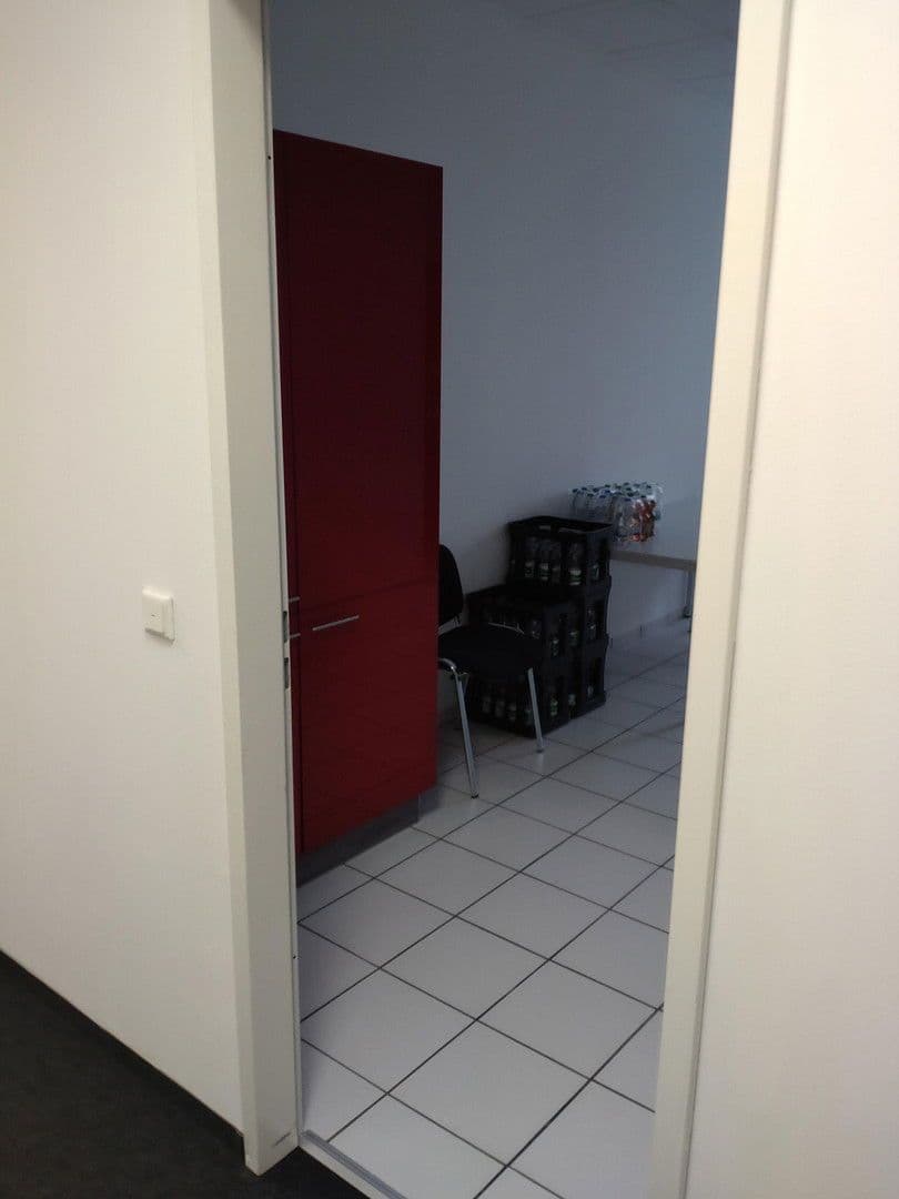 Prenájom kancelárie 174 m², Ziegelstraße 22, Rednitzhembach, Bavorsko Prenájom kancelárie 174 m², Ziegelstraße 22, Rednitzhembach, Bavorsko