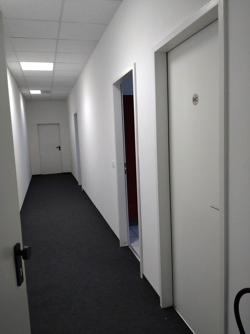 Prenájom kancelárie 174 m², Ziegelstraße 22, Rednitzhembach, Bavorsko Prenájom kancelárie 174 m², Ziegelstraße 22, Rednitzhembach, Bavorsko