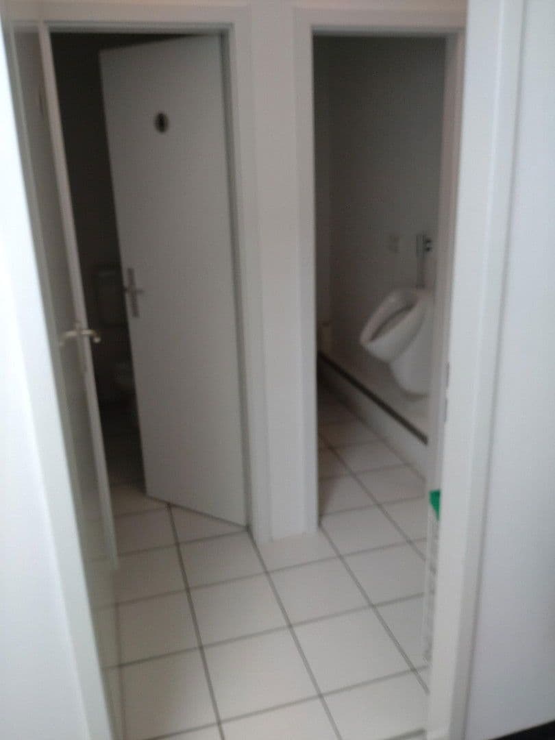 Prenájom kancelárie 174 m², Ziegelstraße 22, Rednitzhembach, Bavorsko Prenájom kancelárie 174 m², Ziegelstraße 22, Rednitzhembach, Bavorsko