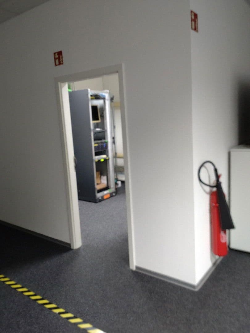 Prenájom kancelárie 174 m², Ziegelstraße 22, Rednitzhembach, Bavorsko Prenájom kancelárie 174 m², Ziegelstraße 22, Rednitzhembach, Bavorsko