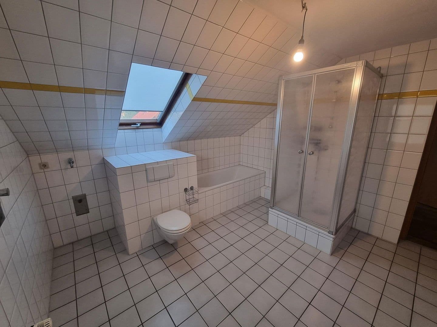 Prenájom bytu 5-izbový 106 m², Rosdorf, Dolné Sasko Prenájom bytu 5-izbový 106 m², Rosdorf, Dolné Sasko