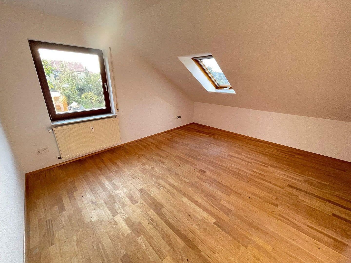 Prenájom bytu 5-izbový 106 m², Rosdorf, Dolné Sasko Prenájom bytu 5-izbový 106 m², Rosdorf, Dolné Sasko