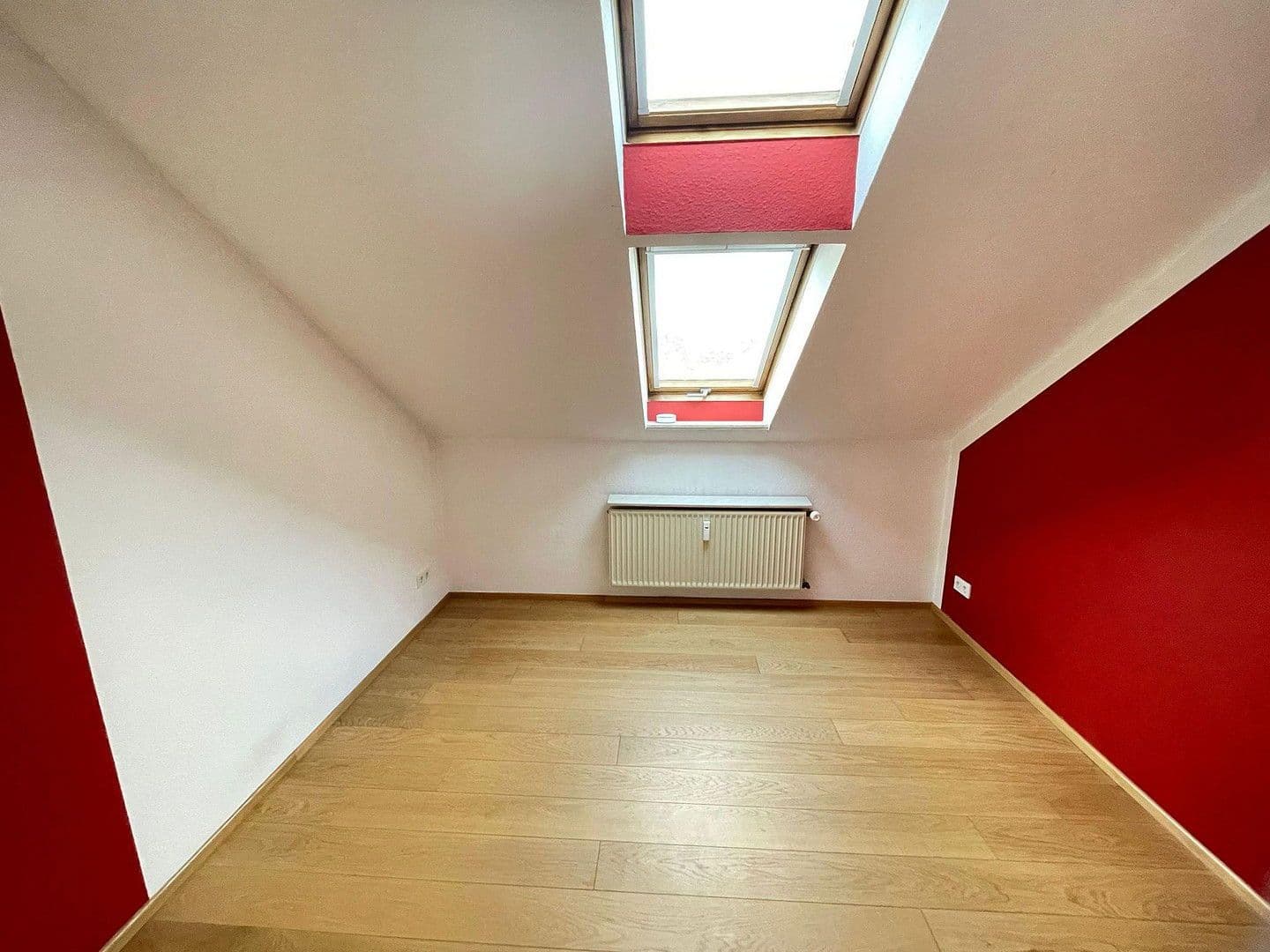 Prenájom bytu 5-izbový 106 m², Rosdorf, Dolné Sasko Prenájom bytu 5-izbový 106 m², Rosdorf, Dolné Sasko