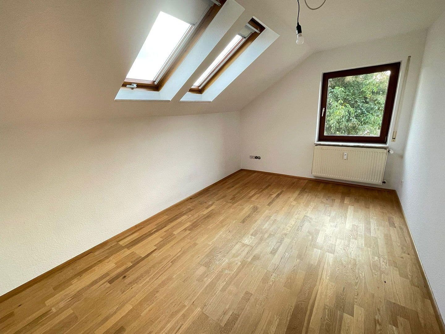 Prenájom bytu 5-izbový 106 m², Rosdorf, Dolné Sasko Prenájom bytu 5-izbový 106 m², Rosdorf, Dolné Sasko