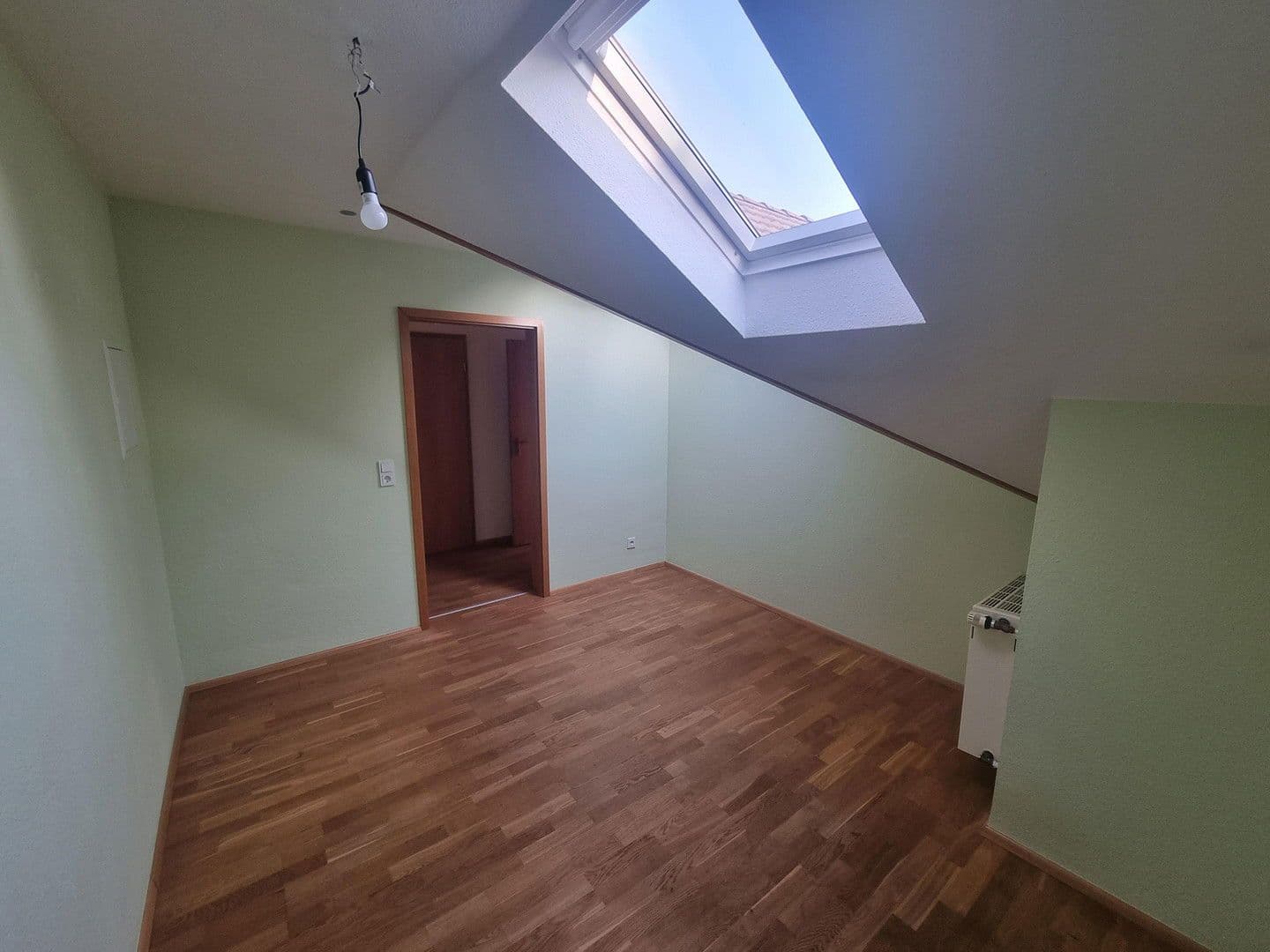Prenájom bytu 5-izbový 106 m², Rosdorf, Dolné Sasko Prenájom bytu 5-izbový 106 m², Rosdorf, Dolné Sasko