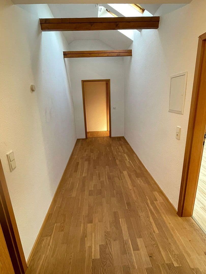 Prenájom bytu 5-izbový 106 m², Rosdorf, Dolné Sasko Prenájom bytu 5-izbový 106 m², Rosdorf, Dolné Sasko