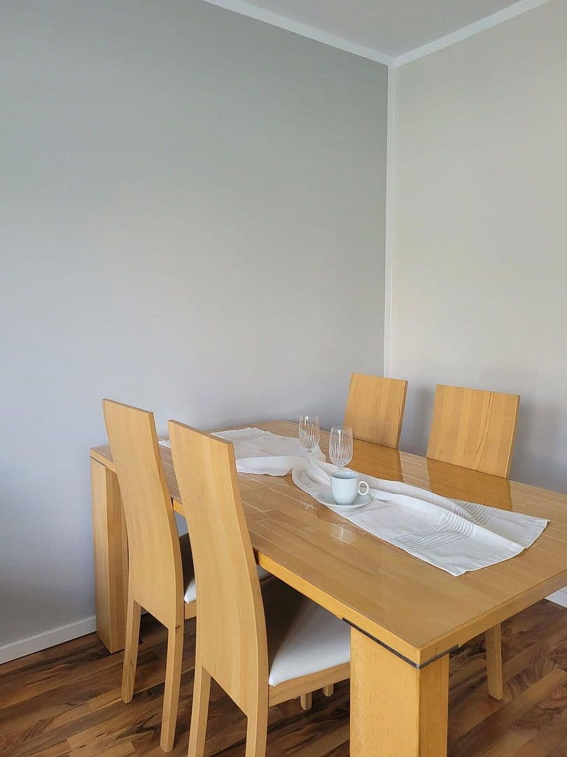 Prenájom bytu 2-izbový 60 m², Karl-Zörgiebel-Straße 00, Mainz, Porýnie-Falcko Prenájom bytu 2-izbový 60 m², Karl-Zörgiebel-Straße 00, Mainz, Porýnie-Falcko