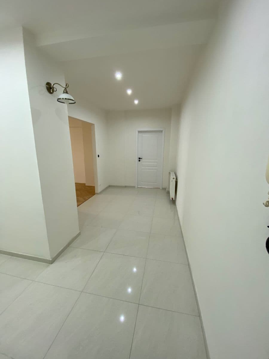 Predaj bytu 3-izbový 82 m², Ortenovo náměstí, Praha, Praha Predaj bytu 3-izbový 82 m², Ortenovo náměstí, Praha, Praha