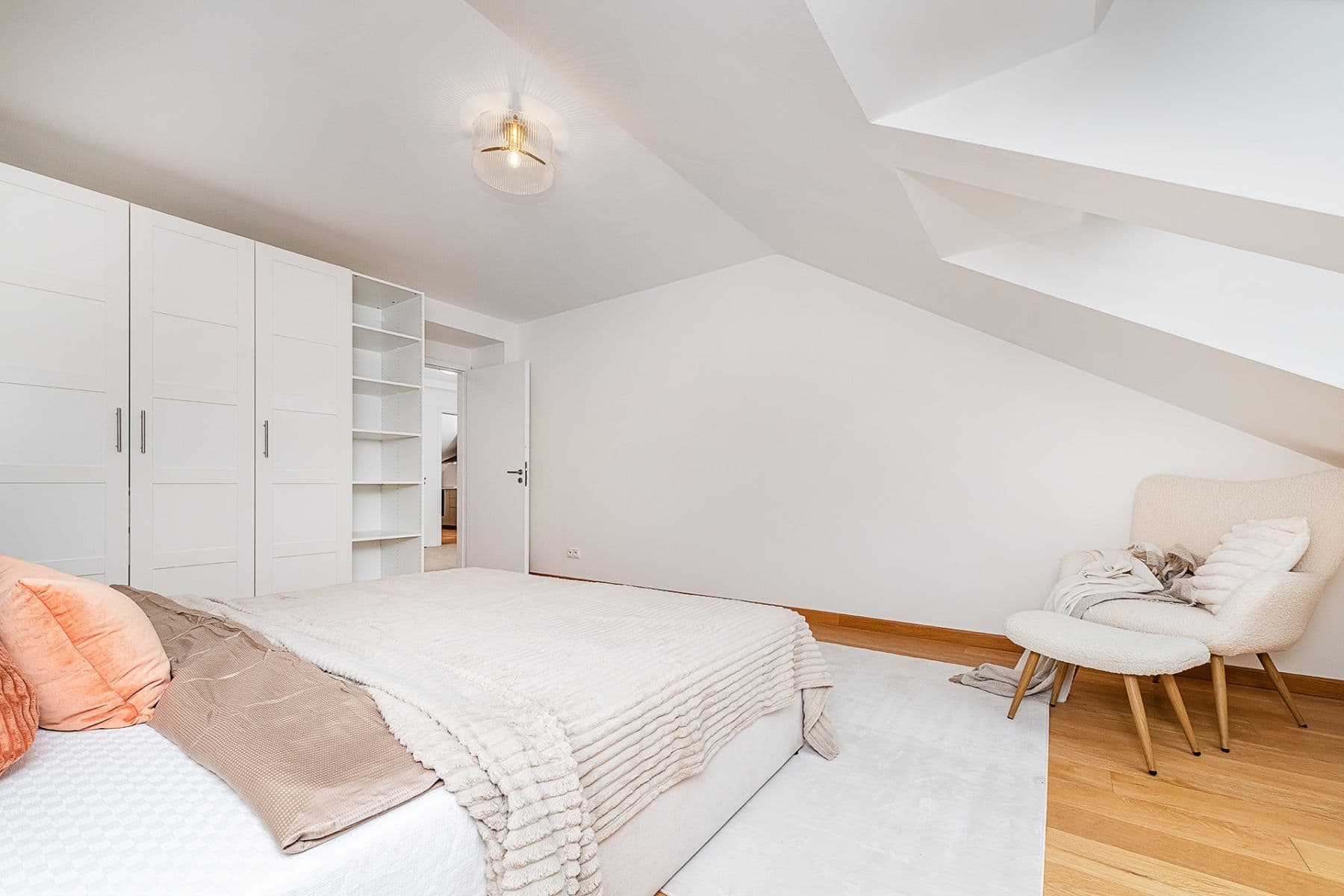 Predaj bytu 4-izbový 117 m², Chodská, Praha, Praha Predaj bytu 4-izbový 117 m², Chodská, Praha, Praha