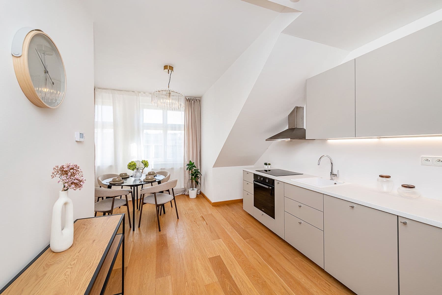 Predaj bytu 3-izbový 117 m², Chodská, Praha, Praha Predaj bytu 3-izbový 117 m², Chodská, Praha, Praha