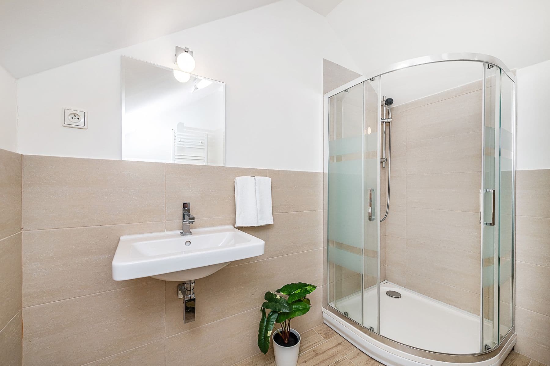 Predaj bytu 3-izbový 117 m², Chodská, Praha, Praha Predaj bytu 3-izbový 117 m², Chodská, Praha, Praha