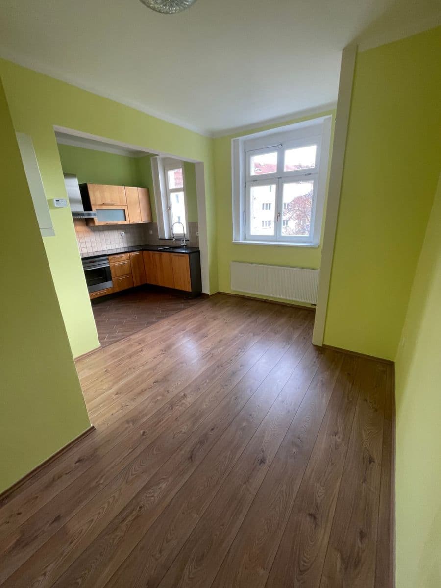 Prenájom bytu 2-izbový 72 m², J. V. Sládka, Teplice, Ústecký kraj Prenájom bytu 2-izbový 72 m², J. V. Sládka, Teplice, Ústecký kraj