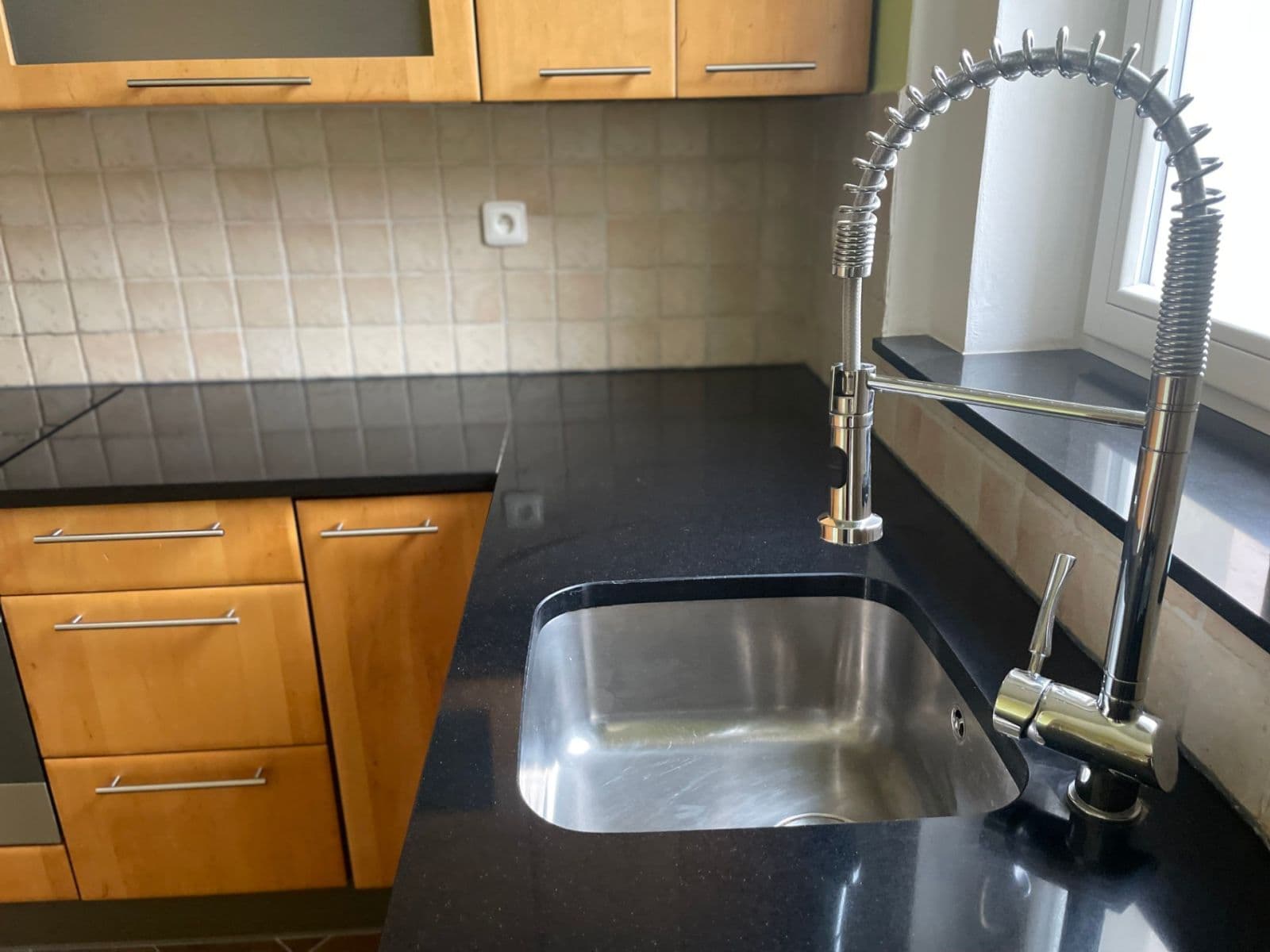 Prenájom bytu 2-izbový 72 m², J. V. Sládka, Teplice, Ústecký kraj Prenájom bytu 2-izbový 72 m², J. V. Sládka, Teplice, Ústecký kraj