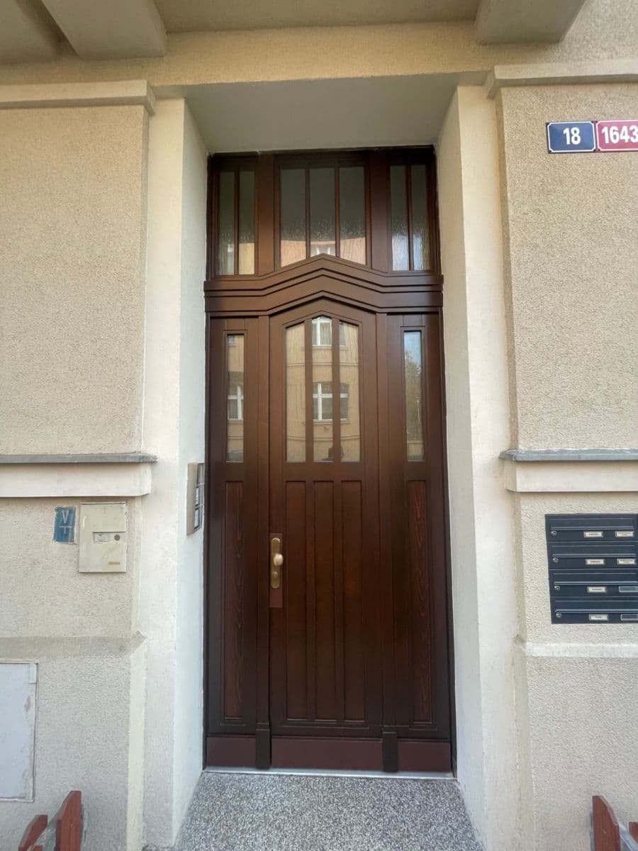 Prenájom bytu 2-izbový 72 m², J. V. Sládka, Teplice, Ústecký kraj Prenájom bytu 2-izbový 72 m², J. V. Sládka, Teplice, Ústecký kraj