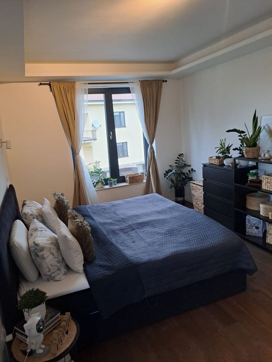 Prenájom bytu 2-izbový 80 m², Marvanova, Praha, Praha Prenájom bytu 2-izbový 80 m², Marvanova, Praha, Praha