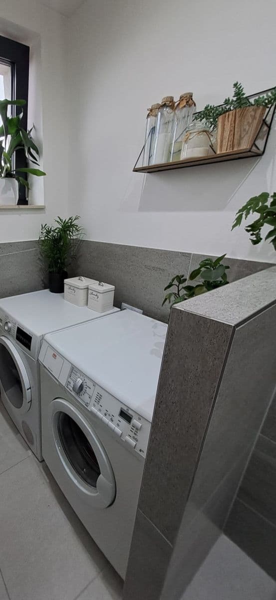 Prenájom bytu 2-izbový 80 m², Marvanova, Praha, Praha Prenájom bytu 2-izbový 80 m², Marvanova, Praha, Praha