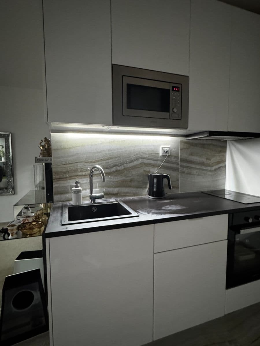 Prenájom bytu 1-izbový 46 m², Poděbradská, Praha, Praha Prenájom bytu 1-izbový 46 m², Poděbradská, Praha, Praha