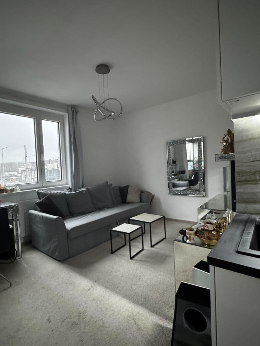 Prenájom bytu 1-izbový 46 m², Poděbradská, Praha, Praha Prenájom bytu 1-izbový 46 m², Poděbradská, Praha, Praha