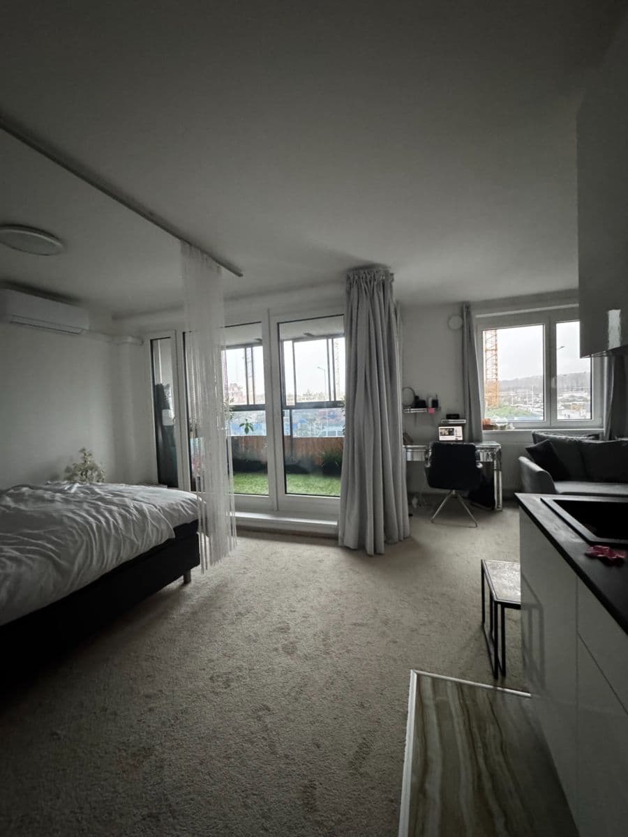 Prenájom bytu 1-izbový 46 m², Poděbradská, Praha, Praha Prenájom bytu 1-izbový 46 m², Poděbradská, Praha, Praha