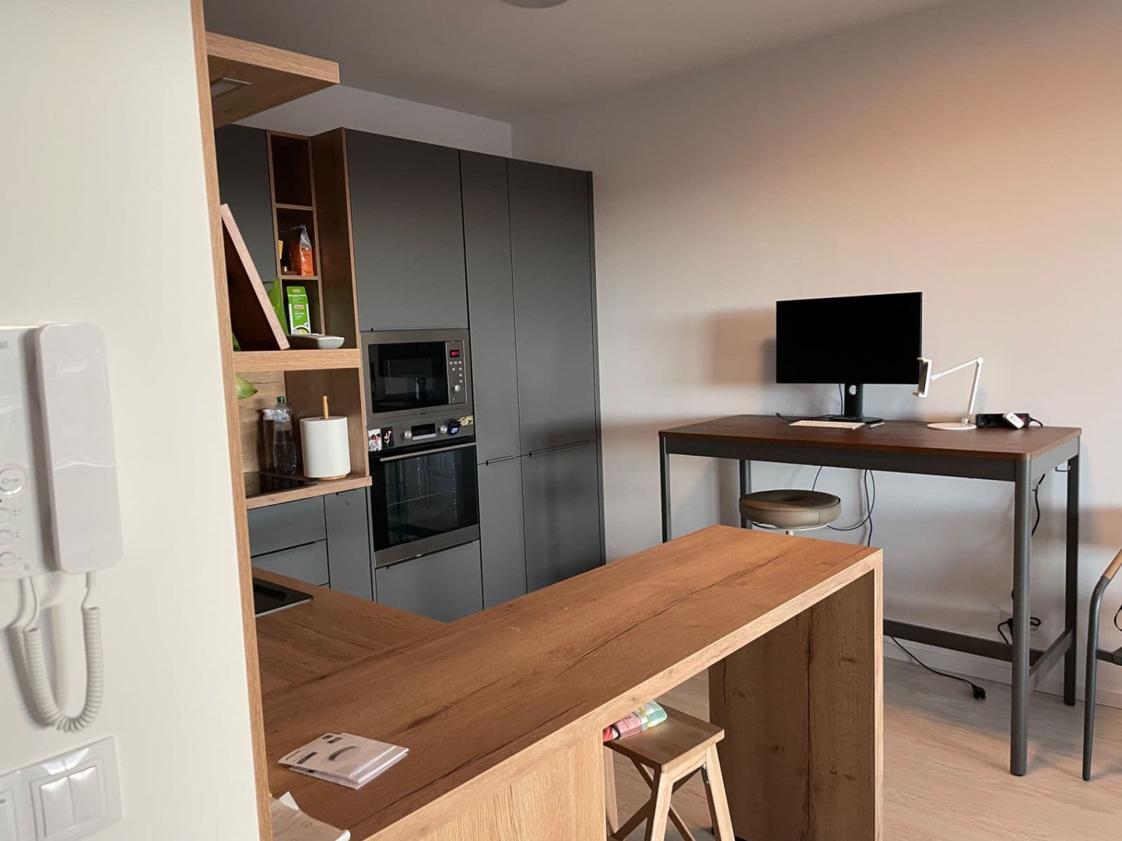 Prenájom bytu 2-izbový 63 m², Mateja Encingera, Devínska Nová Ves, Bratislavský kraj Prenájom bytu 2-izbový 63 m², Mateja Encingera, Devínska Nová Ves, Bratislavský kraj