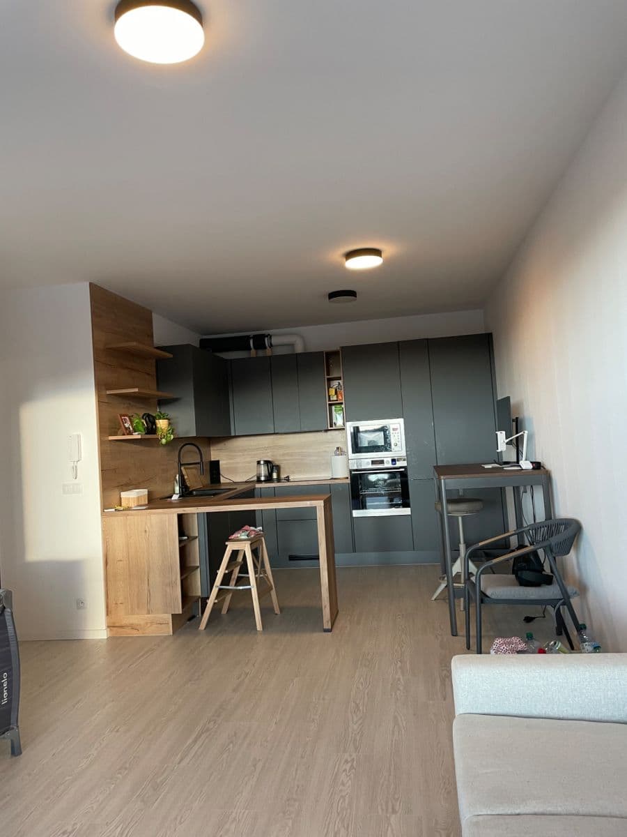 Prenájom bytu 2-izbový 63 m², Mateja Encingera, Devínska Nová Ves, Bratislavský kraj Prenájom bytu 2-izbový 63 m², Mateja Encingera, Devínska Nová Ves, Bratislavský kraj