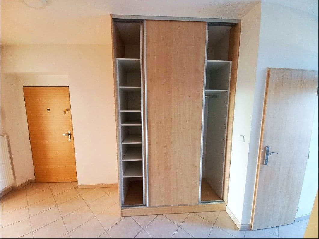 Prenájom bytu 3-izbový 97 m², Koutníkova, Hradec Králové, Královéhradecký kraj Prenájom bytu 3-izbový 97 m², Koutníkova, Hradec Králové, Královéhradecký kraj