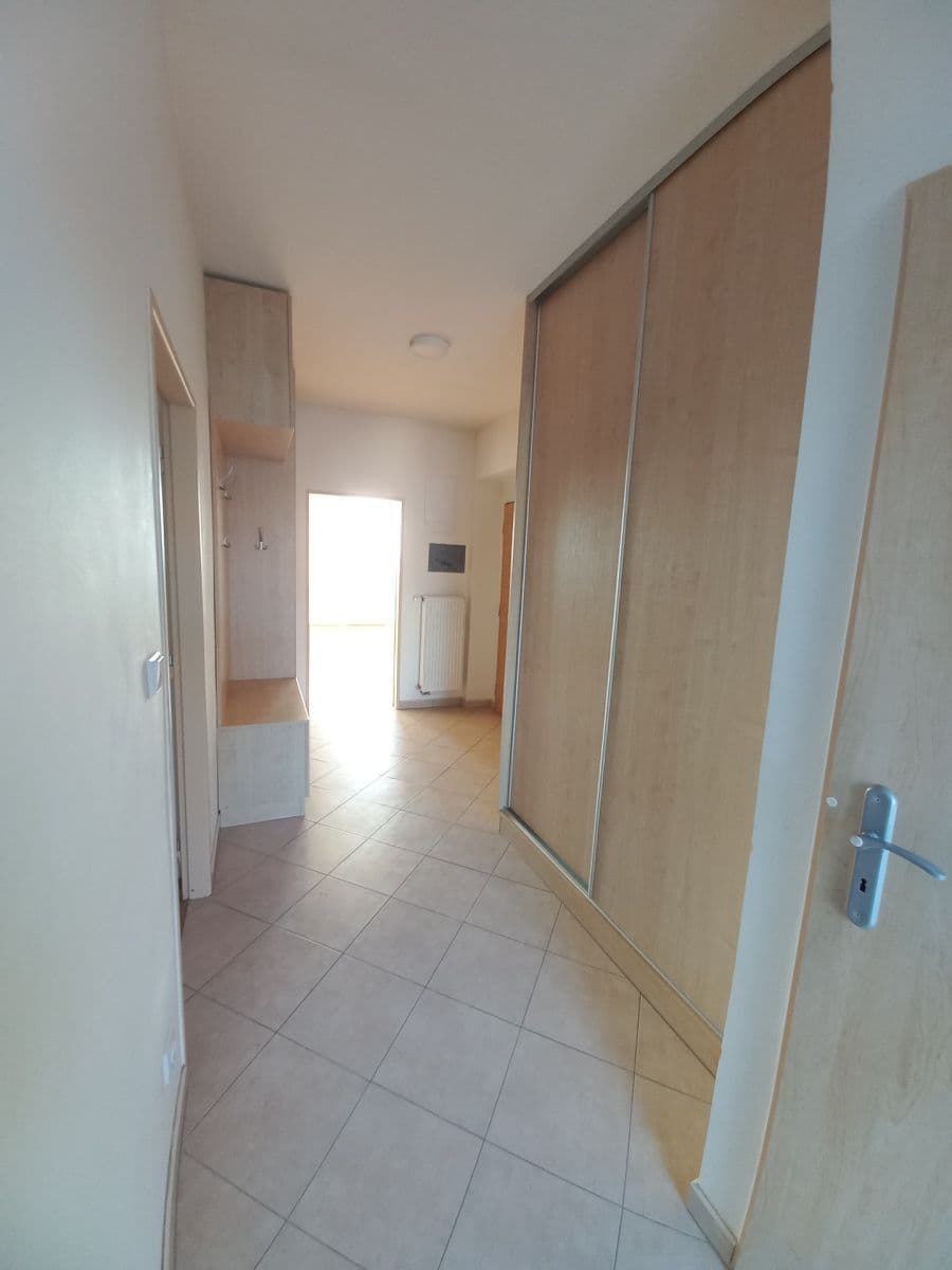 Prenájom bytu 3-izbový 97 m², Koutníkova, Hradec Králové, Královéhradecký kraj Prenájom bytu 3-izbový 97 m², Koutníkova, Hradec Králové, Královéhradecký kraj