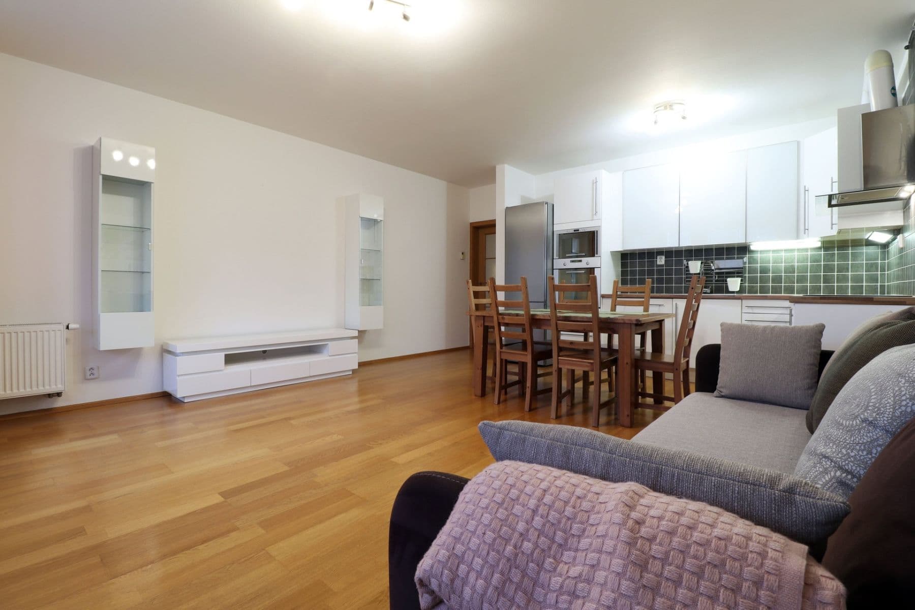 Prenájom bytu 4-izbový 92 m², Dismanova, Praha, Praha Prenájom bytu 4-izbový 92 m², Dismanova, Praha, Praha