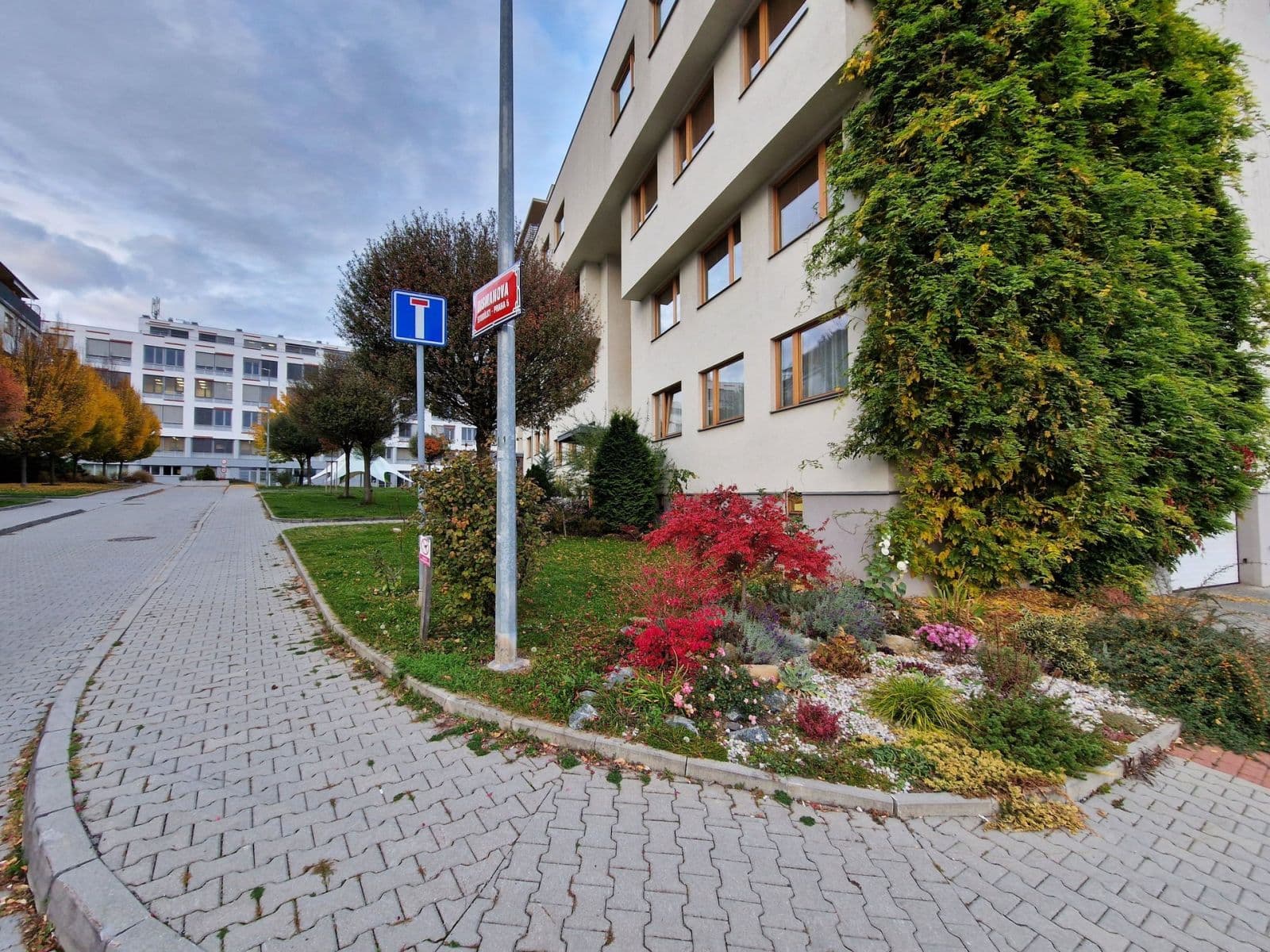 Prenájom bytu 4-izbový 92 m², Dismanova, Praha, Praha Prenájom bytu 4-izbový 92 m², Dismanova, Praha, Praha