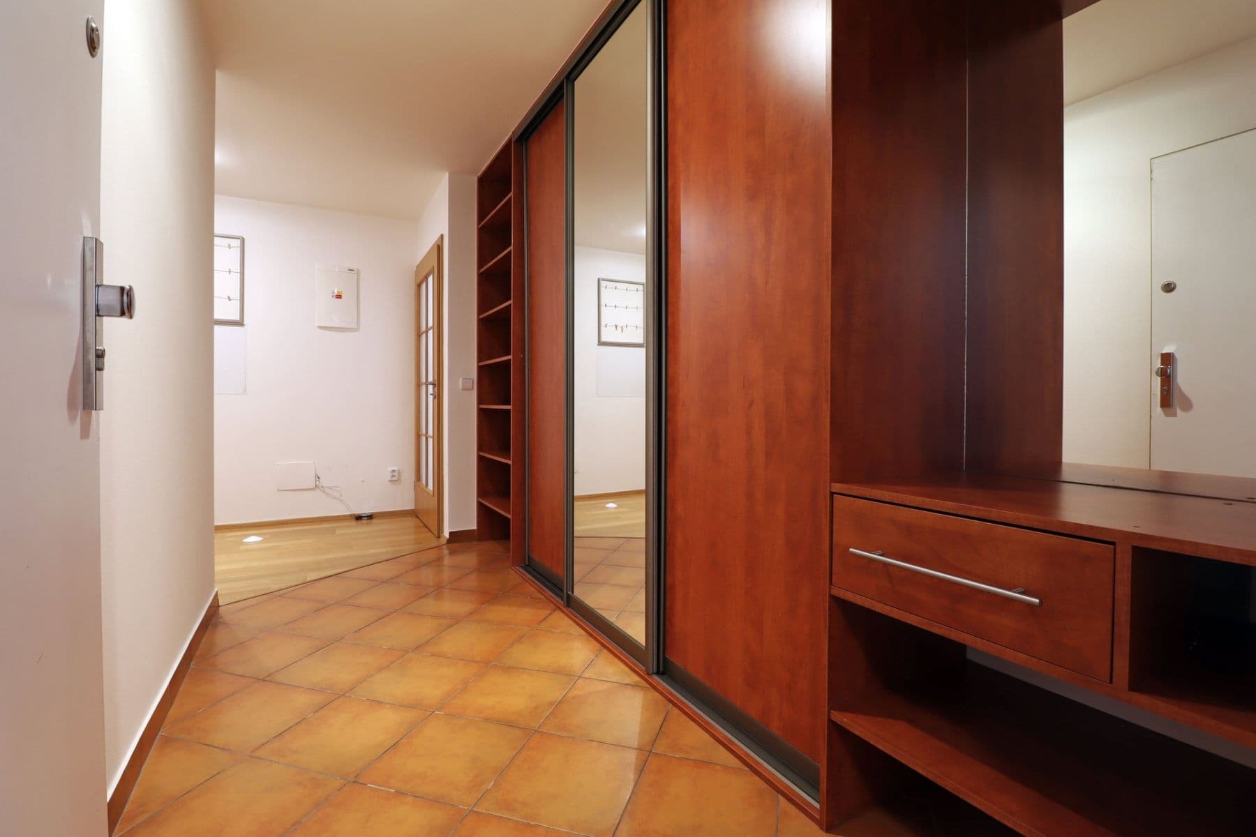 Prenájom bytu 4-izbový 92 m², Dismanova, Praha, Praha Prenájom bytu 4-izbový 92 m², Dismanova, Praha, Praha