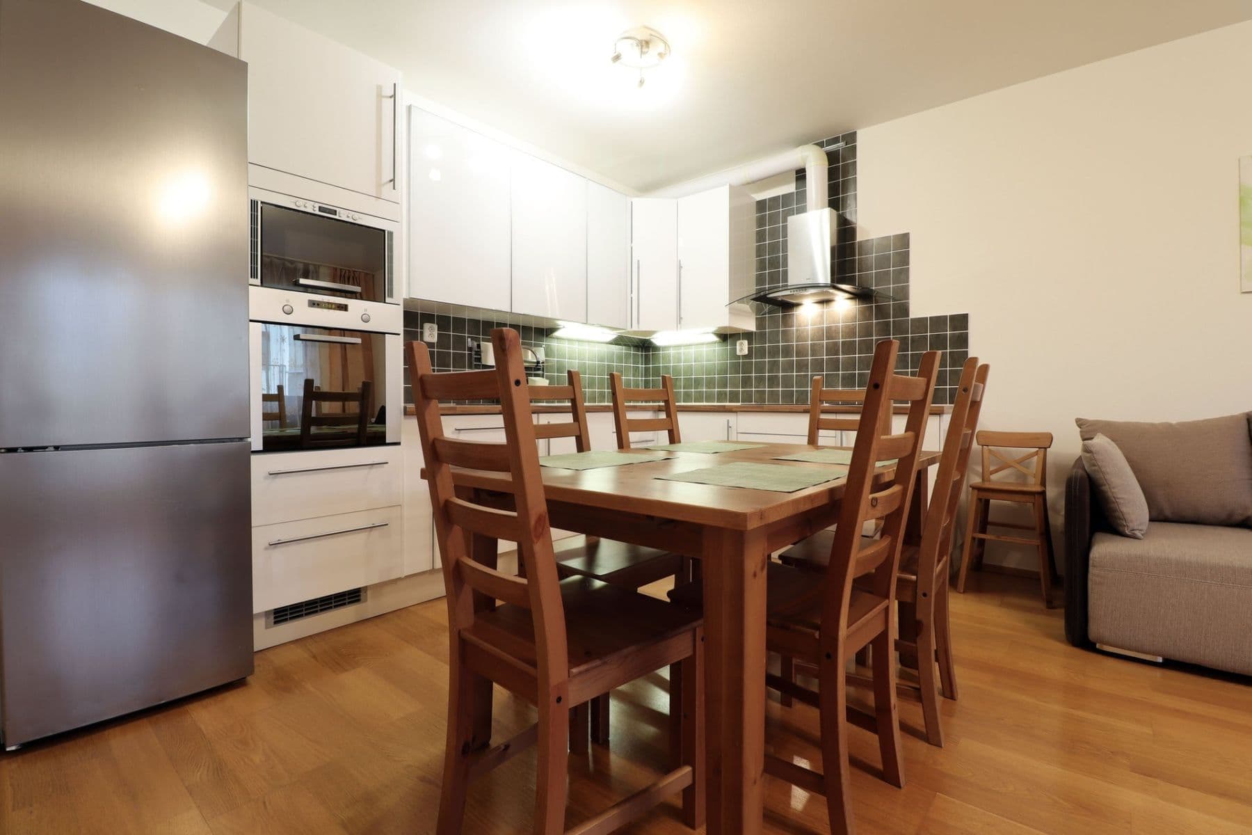 Prenájom bytu 4-izbový 92 m², Dismanova, Praha, Praha Prenájom bytu 4-izbový 92 m², Dismanova, Praha, Praha