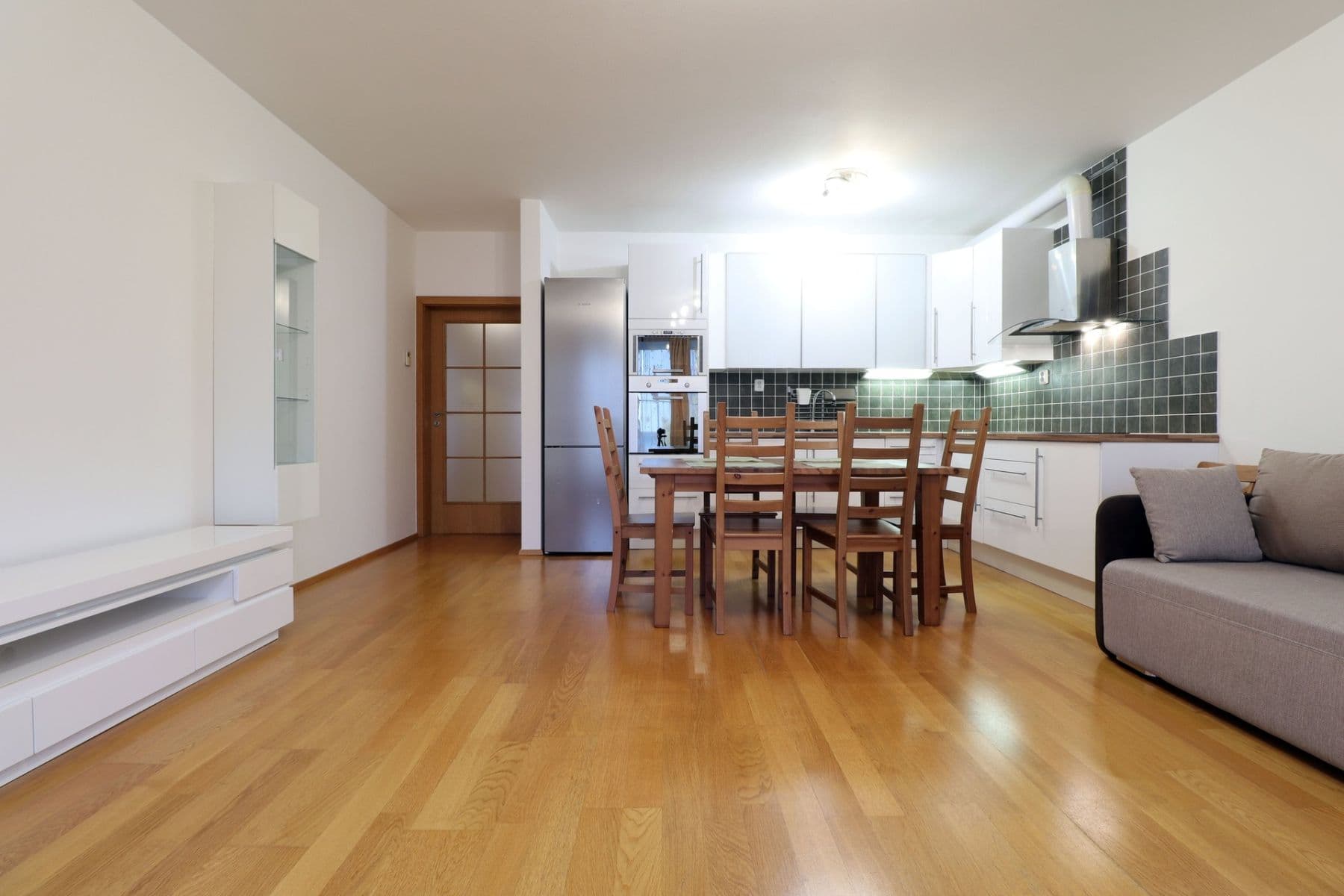 Prenájom bytu 4-izbový 92 m², Dismanova, Praha, Praha Prenájom bytu 4-izbový 92 m², Dismanova, Praha, Praha