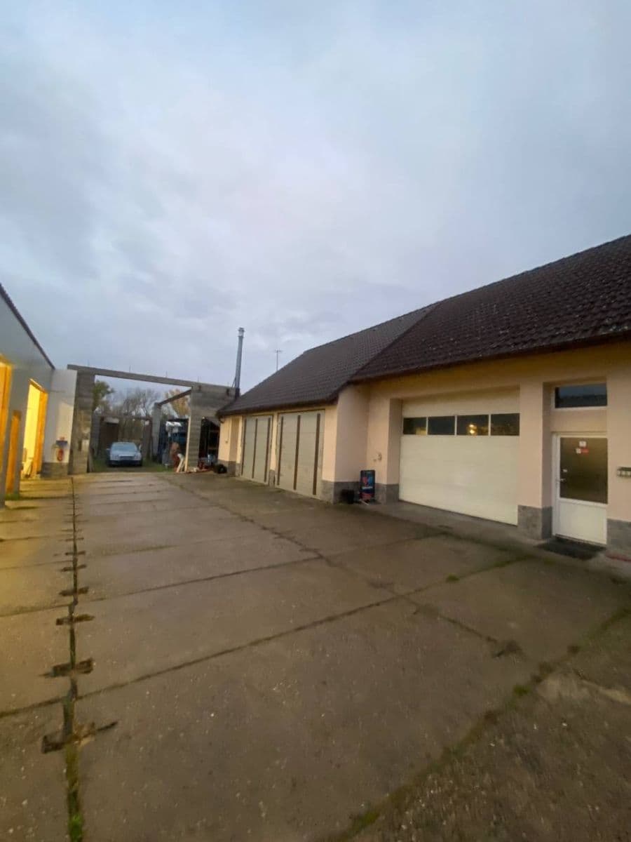 Prenájom nebytového priestoru 300 m², Havelská, Český Brod, Středočeský kraj Prenájom nebytového priestoru 300 m², Havelská, Český Brod, Středočeský kraj