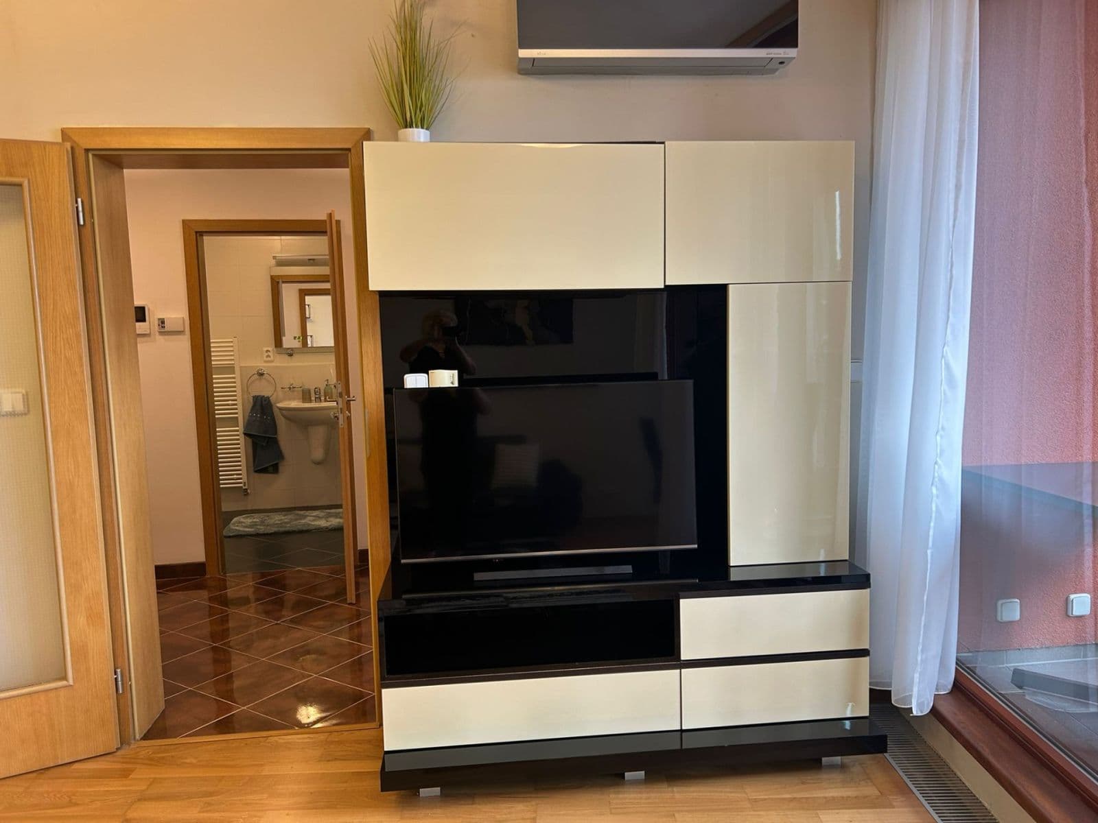 Prenájom bytu 2-izbový 67 m², Švejcarovo náměstí, Praha, Praha Prenájom bytu 2-izbový 67 m², Švejcarovo náměstí, Praha, Praha