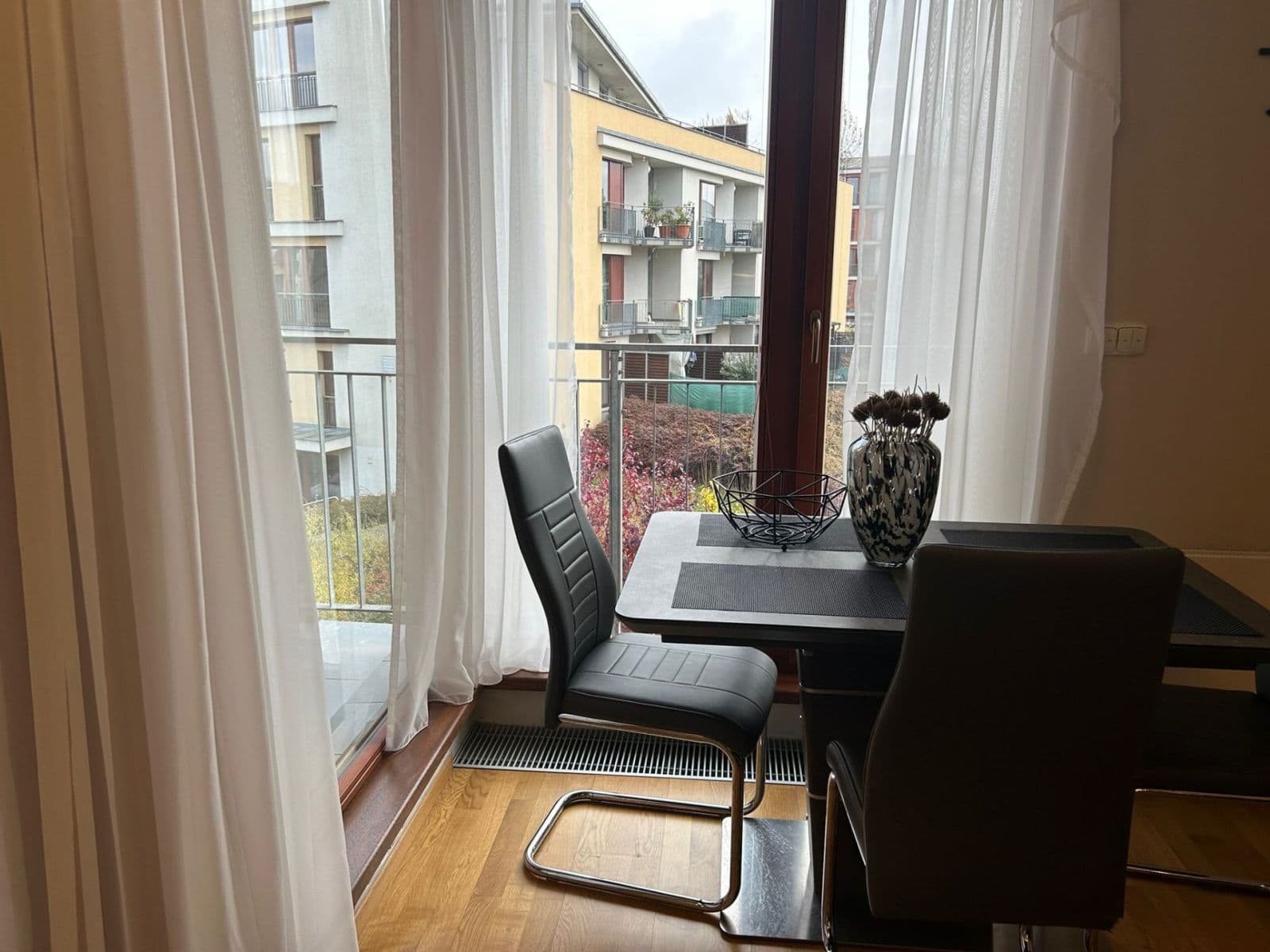 Prenájom bytu 2-izbový 67 m², Švejcarovo náměstí, Praha, Praha Prenájom bytu 2-izbový 67 m², Švejcarovo náměstí, Praha, Praha