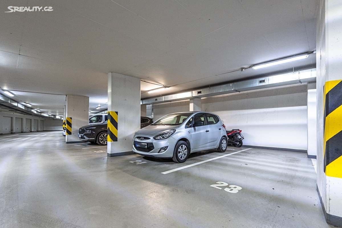 Prenájom bytu 2-izbový 67 m², Švejcarovo náměstí, Praha, Praha Prenájom bytu 2-izbový 67 m², Švejcarovo náměstí, Praha, Praha