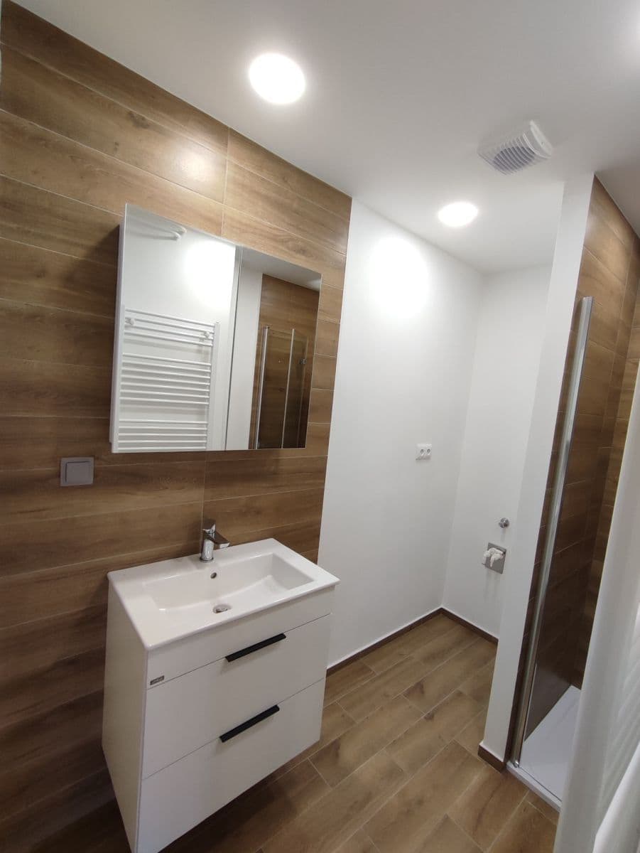 Prenájom bytu 3-izbový 78 m², Karlov, Velké Meziříčí, Kraj Vysočina Prenájom bytu 3-izbový 78 m², Karlov, Velké Meziříčí, Kraj Vysočina