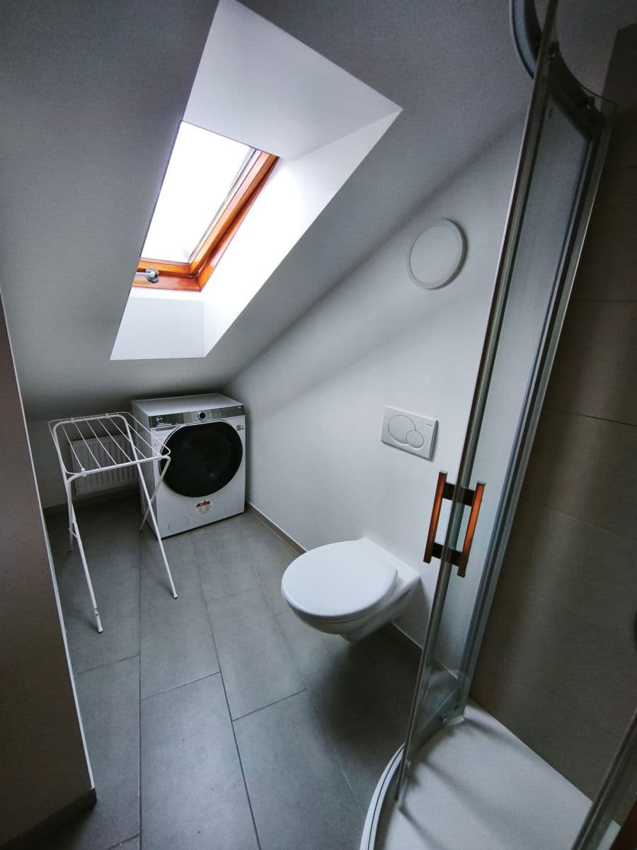 Prenájom bytu 3-izbový 64 m², Sobínská, Praha, Praha Prenájom bytu 3-izbový 64 m², Sobínská, Praha, Praha