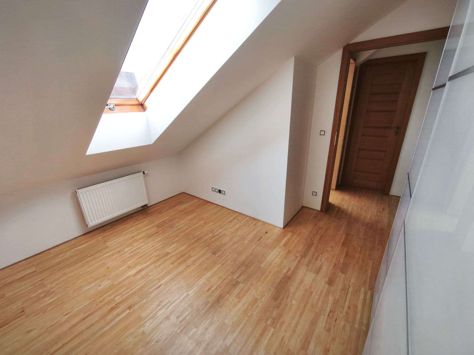 Prenájom bytu 3-izbový 64 m², Sobínská, Praha, Praha Prenájom bytu 3-izbový 64 m², Sobínská, Praha, Praha