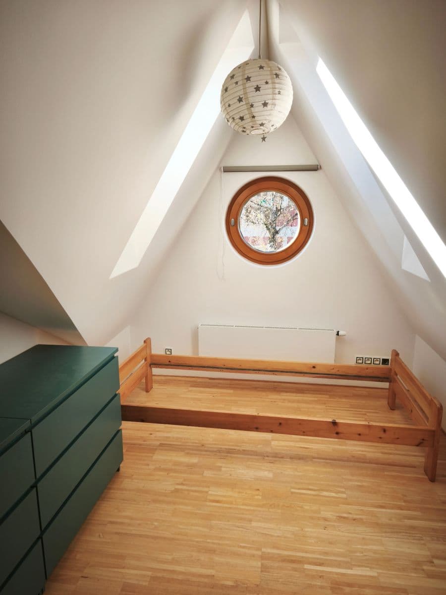 Prenájom bytu 3-izbový 64 m², Sobínská, Praha, Praha Prenájom bytu 3-izbový 64 m², Sobínská, Praha, Praha