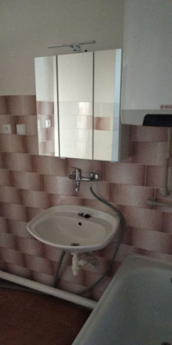 Prenájom bytu 1-izbový 42 m², Rápošovská, Praha, Praha Prenájom bytu 1-izbový 42 m², Rápošovská, Praha, Praha