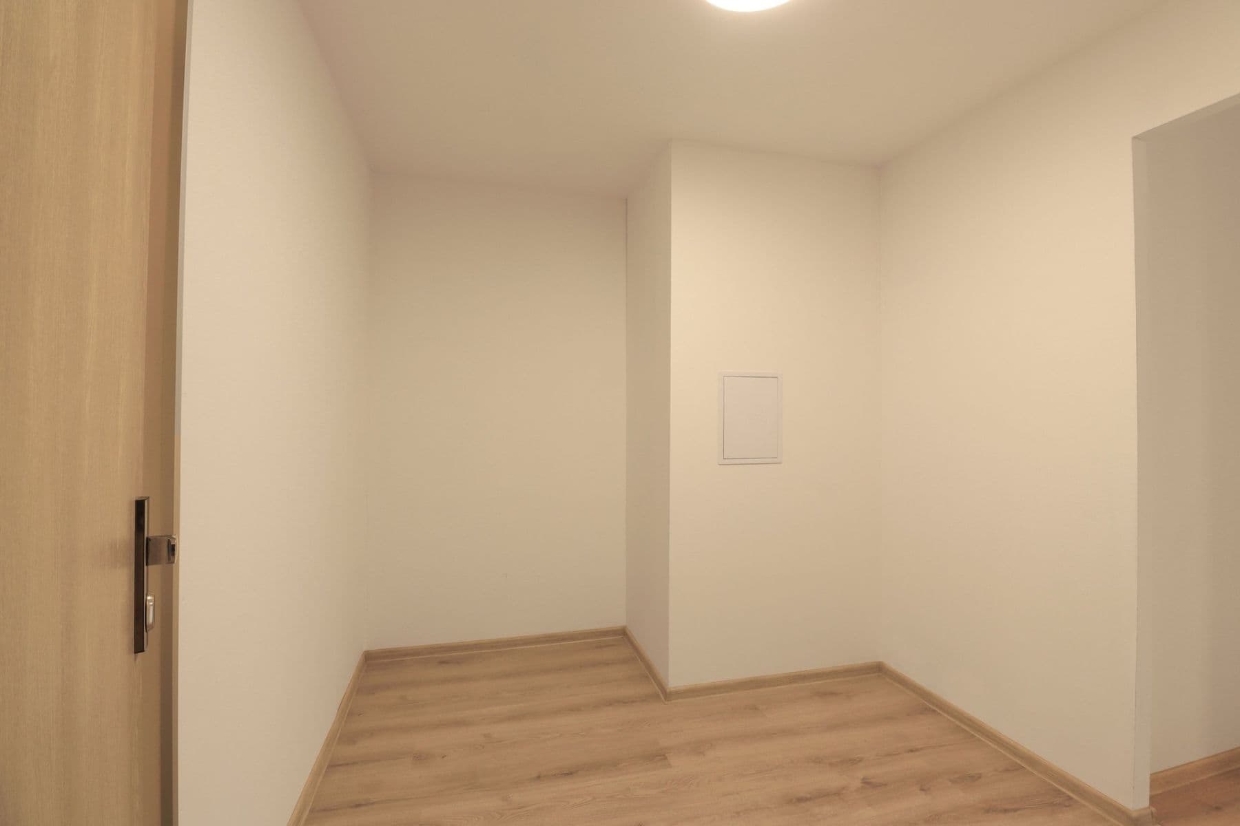 Prenájom bytu 3-izbový 72 m², Borovanského, Praha, Praha Prenájom bytu 3-izbový 72 m², Borovanského, Praha, Praha