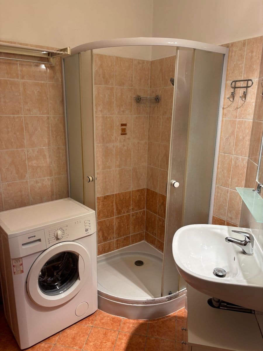 Predaj bytu 1-izbový 22 m², náměstí Hrdinů, Praha, Praha Predaj bytu 1-izbový 22 m², náměstí Hrdinů, Praha, Praha