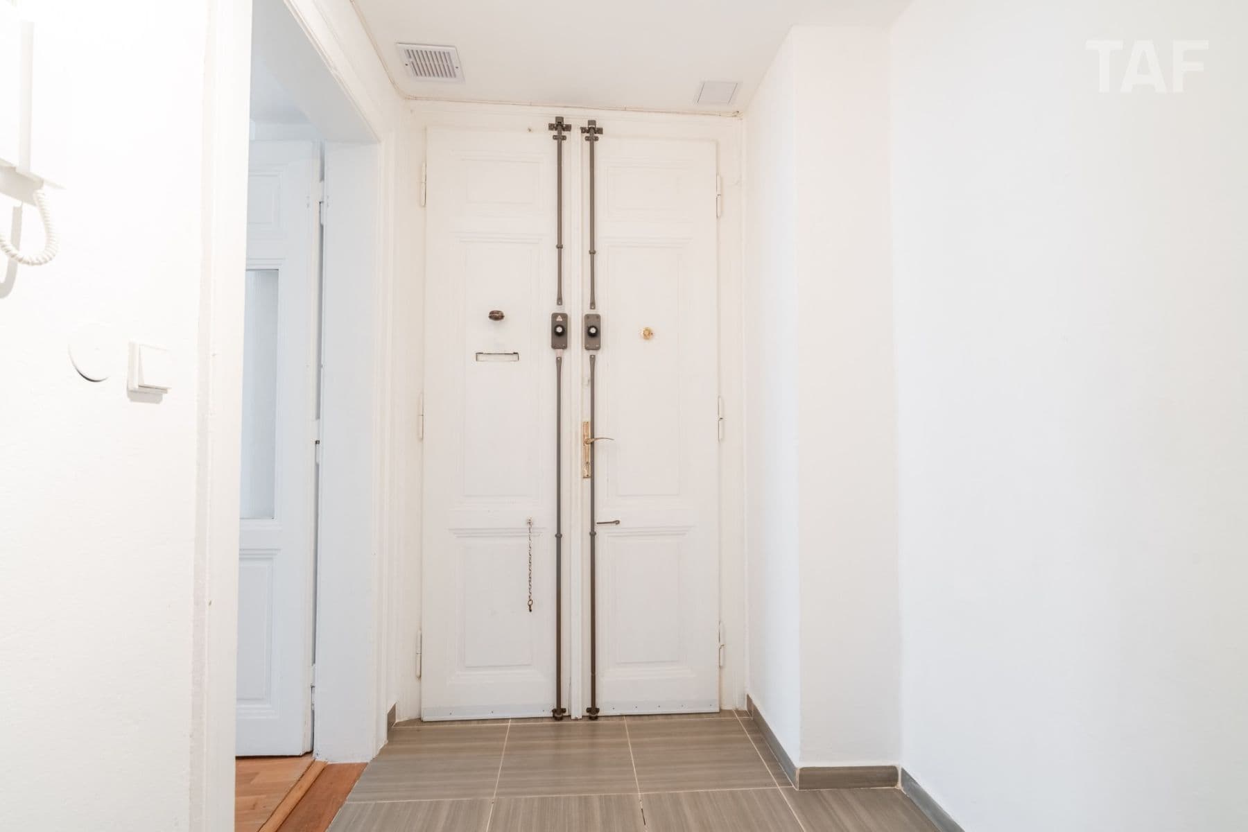 Predaj bytu 2-izbový 43 m², Lucemburská, Praha, Praha Predaj bytu 2-izbový 43 m², Lucemburská, Praha, Praha