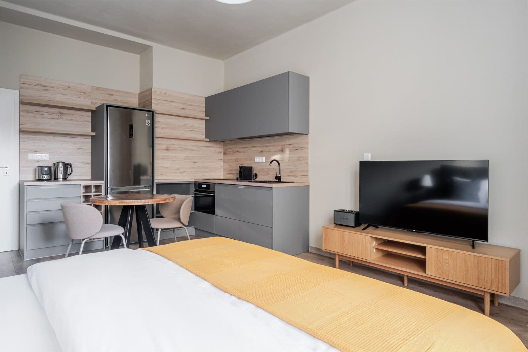 Prenájom bytu 37 m², Dvacátého Osmého Pluku, Praha, Praha Prenájom bytu 37 m², Dvacátého Osmého Pluku, Praha, Praha