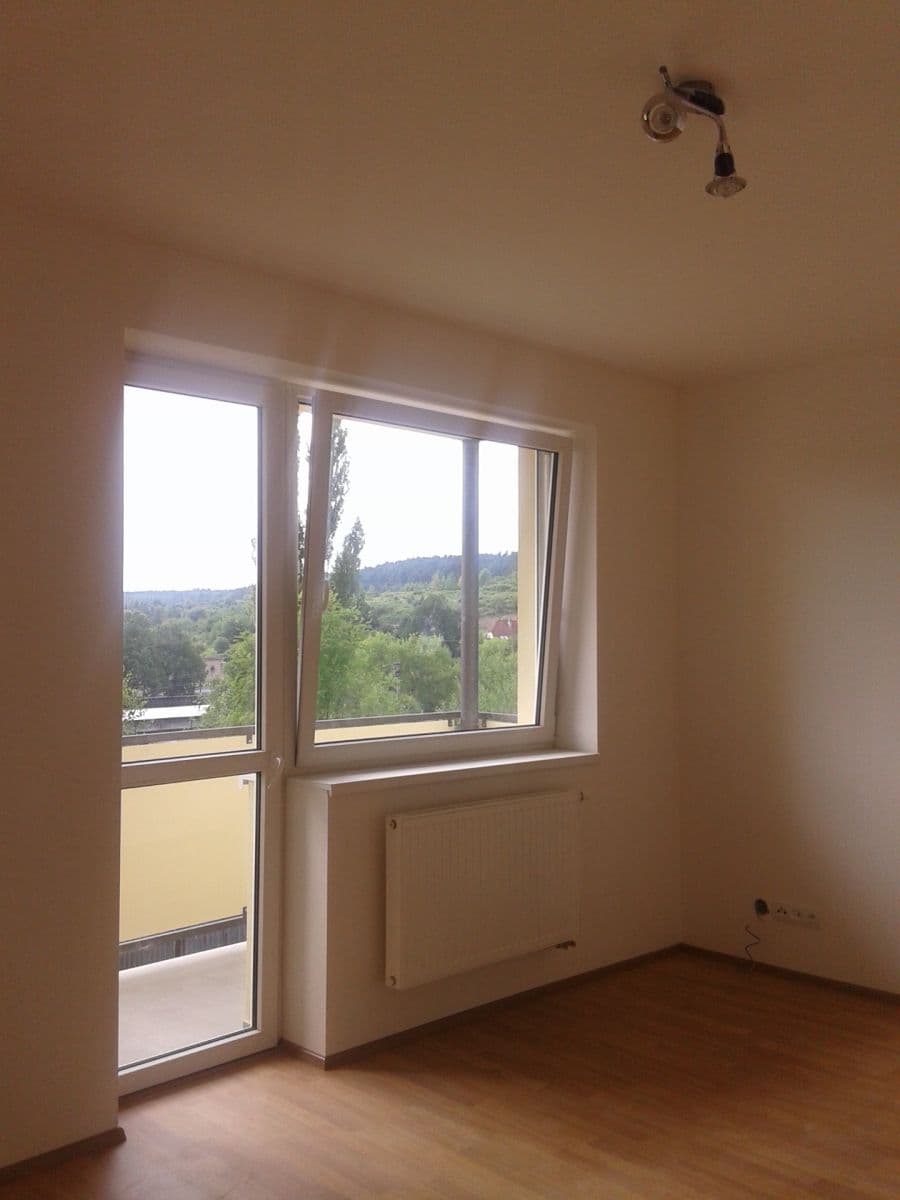 Prenájom bytu 1-izbový 38 m², Dukelských hrdinů, Rakovník, Středočeský kraj Prenájom bytu 1-izbový 38 m², Dukelských hrdinů, Rakovník, Středočeský kraj