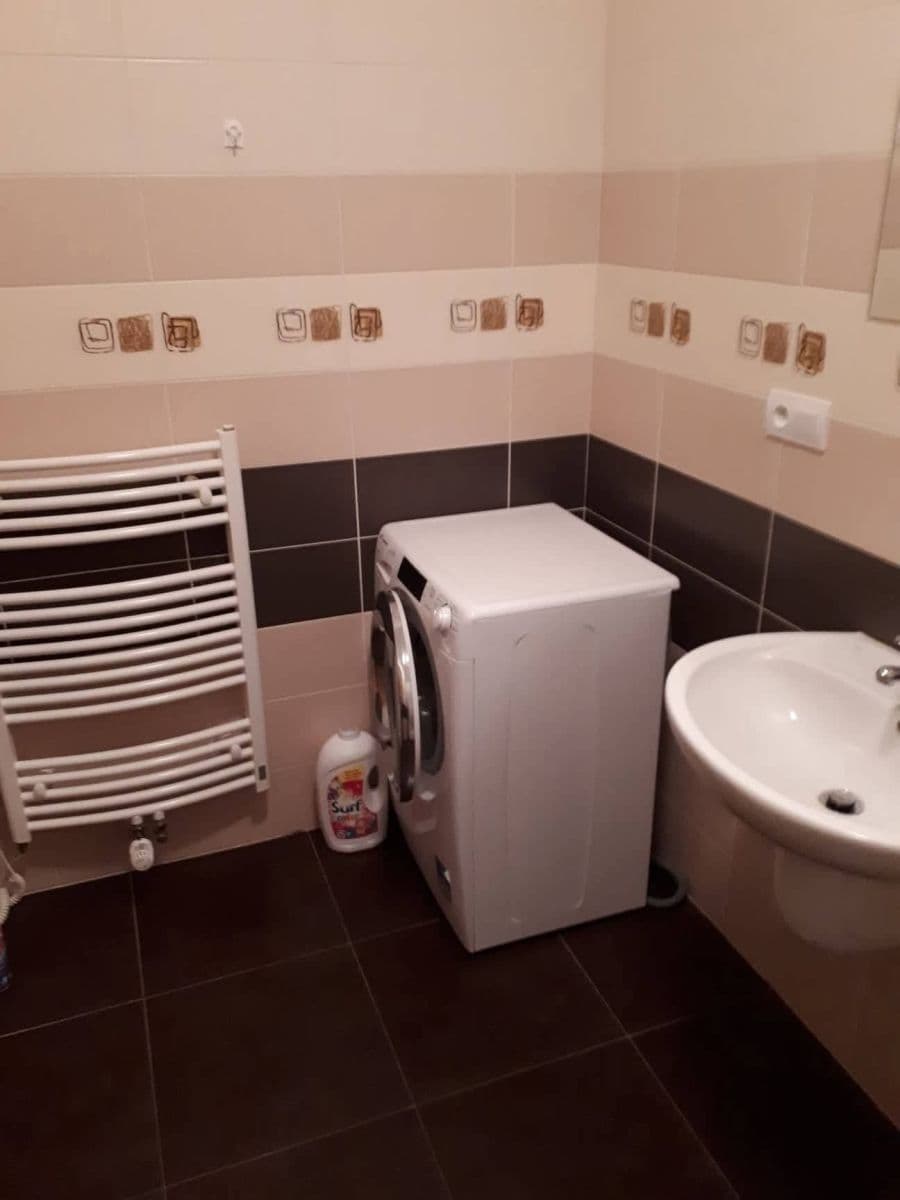 Prenájom bytu 1-izbový 38 m², Dukelských hrdinů, Rakovník, Středočeský kraj Prenájom bytu 1-izbový 38 m², Dukelských hrdinů, Rakovník, Středočeský kraj