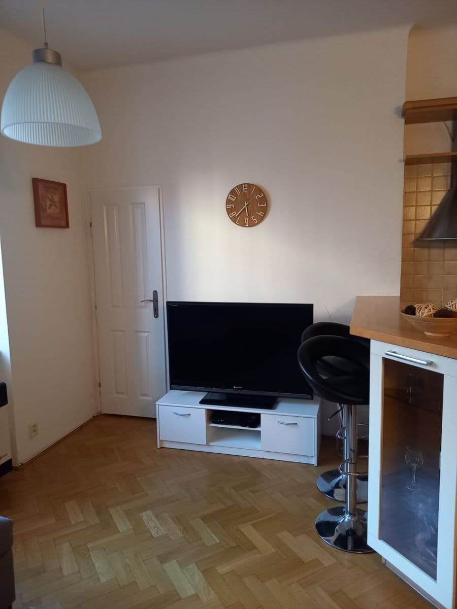 Predaj bytu 2-izbový 43 m², Nad Jezerkou, Praha, Praha Predaj bytu 2-izbový 43 m², Nad Jezerkou, Praha, Praha